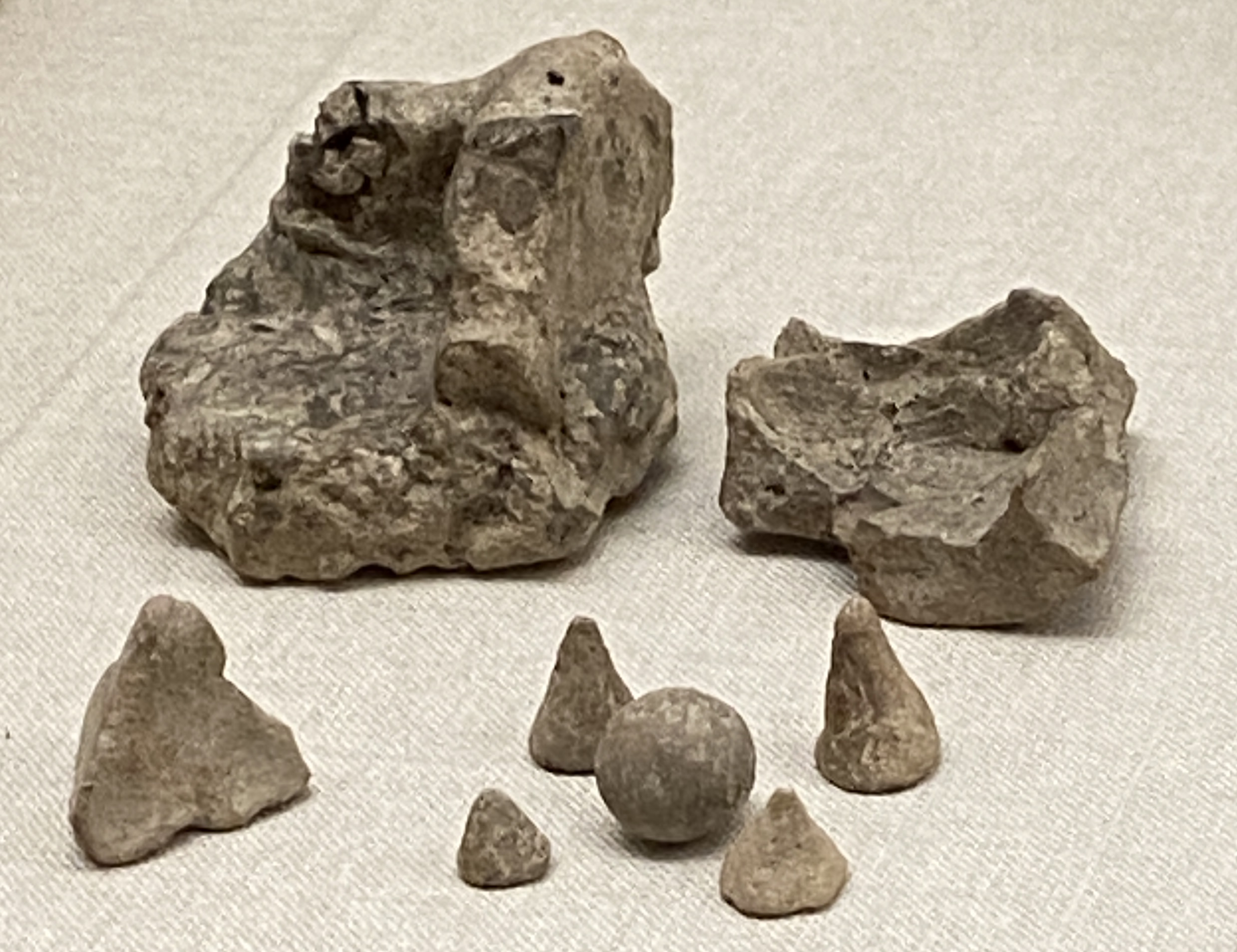 Clay bulla with tokens